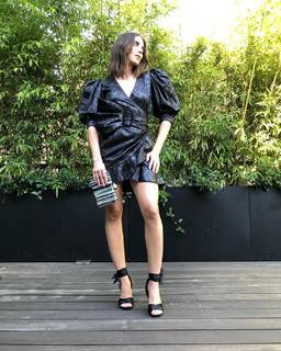 Alison Brie feet photo thumbnail