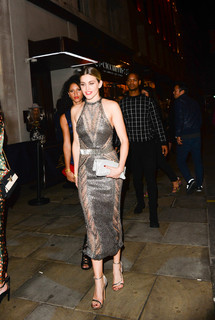 Ashley Roberts feet photo thumbnail