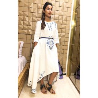 Hina Khan feet photo thumbnail