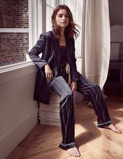 Jenna Coleman feet photo thumbnail