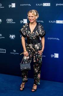 Nova Meierhenrich feet photo thumbnail