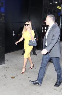 Reese Witherspoon feet photo thumbnail