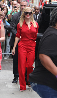 Reese Witherspoon feet photo thumbnail