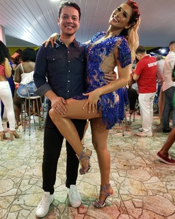 Lívia Andrade feet photo thumbnail