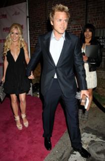 Heidi Montag feet photo thumbnail