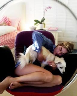 Selma Blair feet photo thumbnail