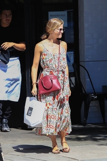 Selma Blair feet photo thumbnail