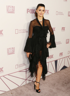 Penélope Cruz feet photo thumbnail
