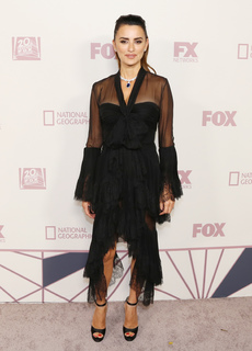 Penélope Cruz feet photo thumbnail