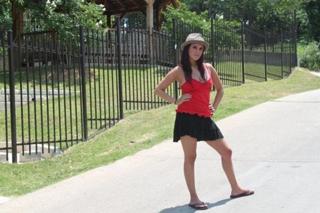 Dulce María feet photo thumbnail