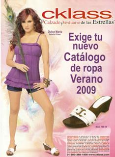 Dulce María feet photo thumbnail