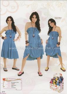 Dulce María feet photo thumbnail