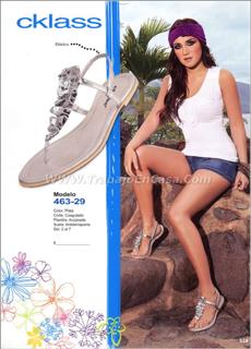 Dulce María feet photo thumbnail