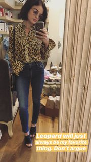Lucy Hale feet photo thumbnail