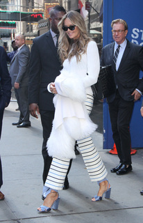 Elle Macpherson feet photo thumbnail