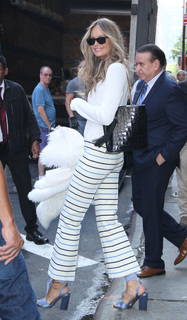 Elle Macpherson feet photo thumbnail