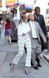 Elle Macpherson feet photo thumbnail