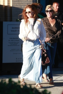Isla Fisher feet photo thumbnail