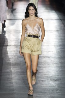 Kendall Jenner feet photo thumbnail