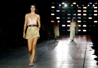 Kendall Jenner feet photo thumbnail