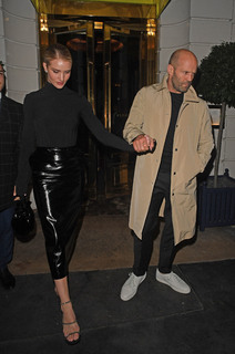 Rosie Huntington-Whiteley feet photo thumbnail