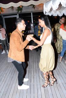 Nicole Scherzinger feet photo thumbnail