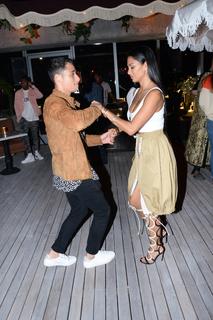 Nicole Scherzinger feet photo thumbnail