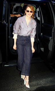 Emma Stone feet photo thumbnail