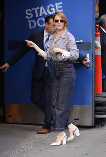 Emma Stone feet photo thumbnail