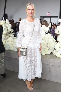 Molly Sims feet photo thumbnail