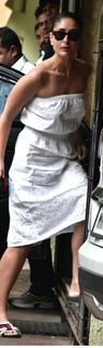 Kareena Kapoor feet photo thumbnail