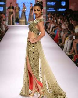 Malaika Arora feet photo thumbnail