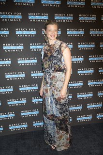 Amy Smart feet photo thumbnail