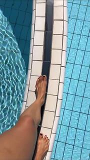 Tania Cagnotto feet photo thumbnail