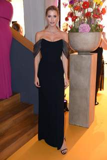 Lena Gercke feet photo thumbnail