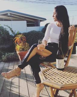 Nikki Garcia feet photo thumbnail
