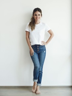 Rachel Bilson feet photo thumbnail