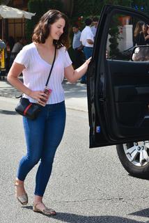 Lana Del Rey feet photo thumbnail