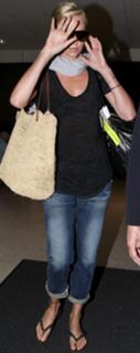 Charlize Theron feet photo thumbnail