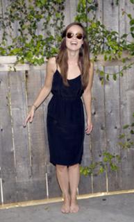Olivia Wilde feet photo thumbnail