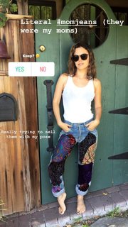 Rachel Bilson feet photo thumbnail