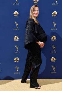 Yvonne Strahovski feet photo thumbnail