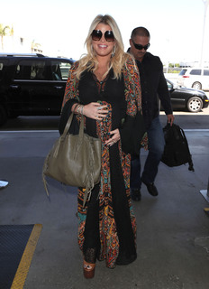 Jessica Simpson feet photo thumbnail