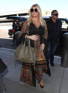 Jessica Simpson feet photo thumbnail
