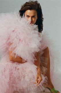 Irina Shayk feet photo thumbnail