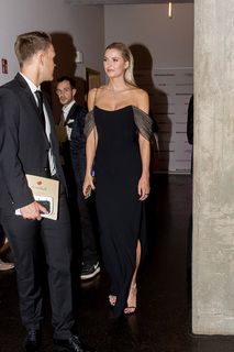Lena Gercke feet photo thumbnail