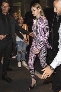 Gigi Hadid feet photo thumbnail