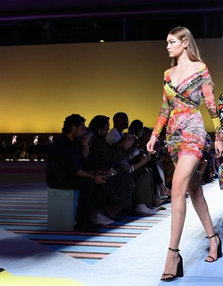 Gigi Hadid feet photo thumbnail