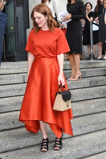 Julianne Moore feet photo thumbnail