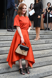 Julianne Moore feet photo thumbnail